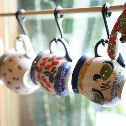 【葉山】人気惣菜パン店で意外な出会い!実用と美を備えたポーランド食器